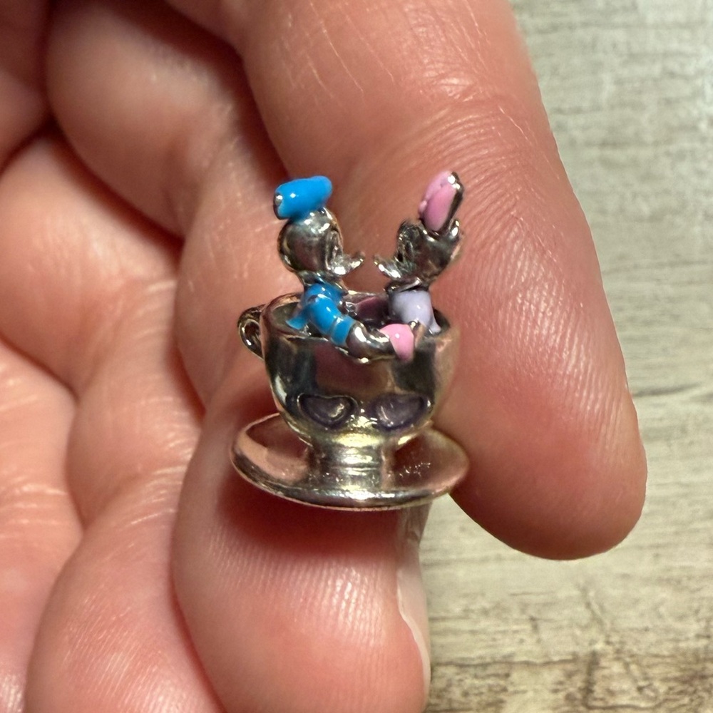 Pandora Disney Donald and Daisy Teacup Charm